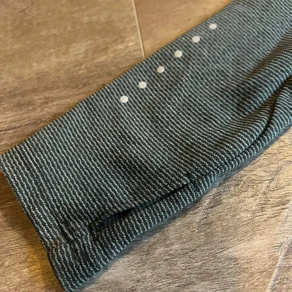 Nike dri-fit running turtleneck with thumb holes - Picture 2 of 7